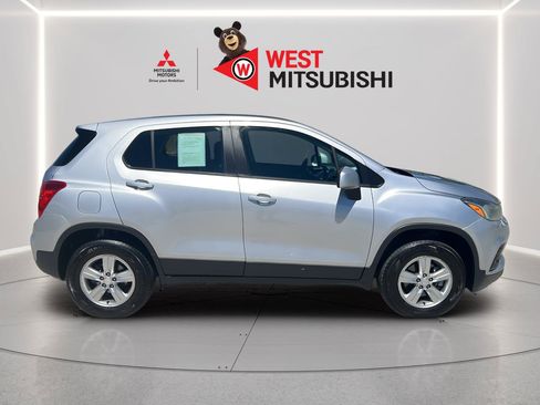 Used 2019 Chevrolet Trax LS AWD/4WD image 6
