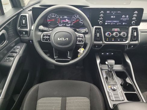 Used 2022 Kia Sorento LX AWD/4WD image 22