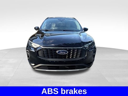 Certified 2024 Ford Escape SE image 10