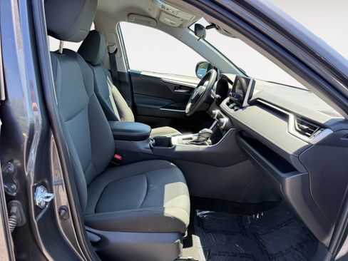 Used 2025 Toyota RAV4 XLE FWD image 19