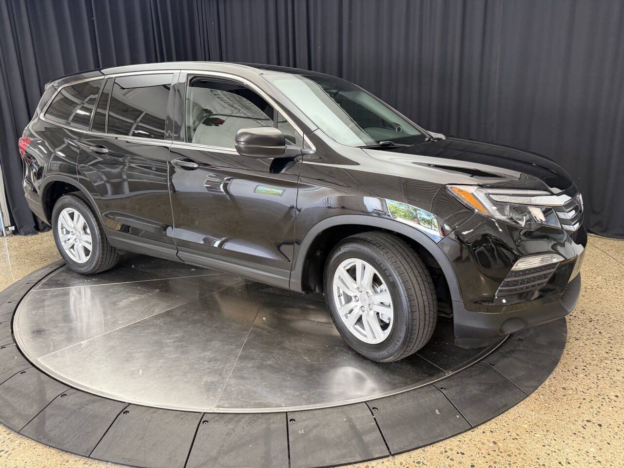 Used 2017 Honda Pilot LX image 11