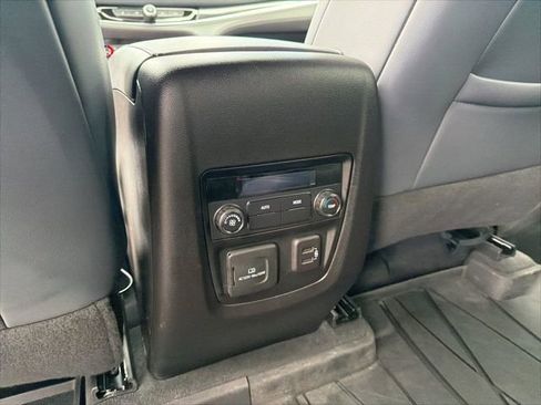 Used 2023 Buick Enclave Essence w/ Experience Buick Package image 21