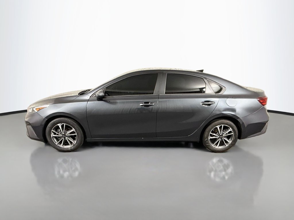 Used 2023 Kia Forte LXS FWD image 4