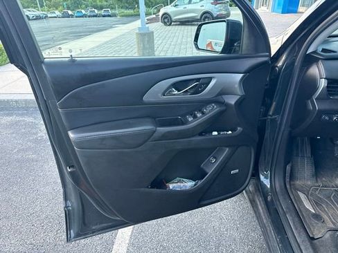 Used 2020 Chevrolet Traverse RS w/ LPO, Floor Liner Package AWD/4WD image 10