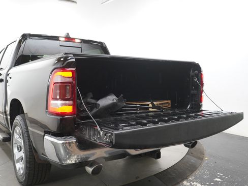 Used 2019 RAM 1500 Big Horn AWD/4WD image 18