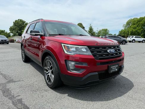 Used 2016 Ford Explorer Sport w/ Equipment Group 401A AWD/4WD image 8