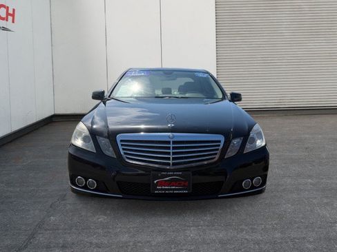 Used 2010 Mercedes-Benz E 350 4MATIC Sedan image 9