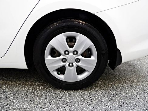 Used 2017 Kia Forte LX image 23