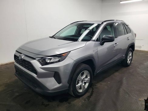 Used 2021 Toyota RAV4 LE AWD/4WD image 1