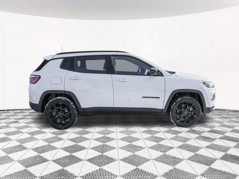 New 2026 Jeep Compass Latitude image 9