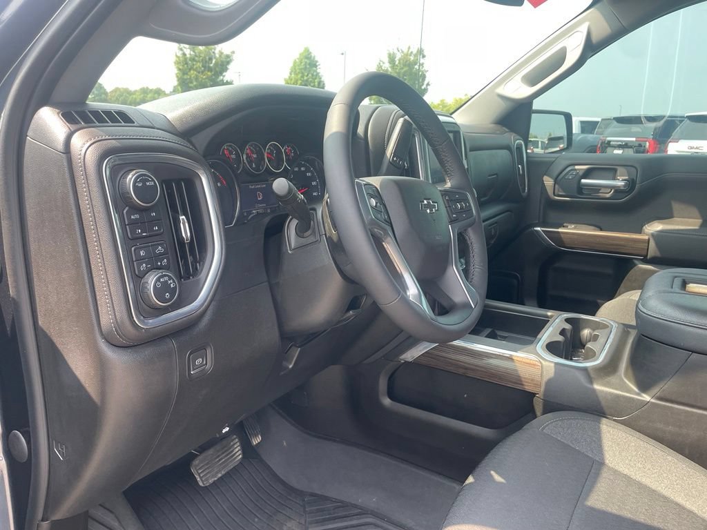 Used 2022 Chevrolet Silverado 1500 RST AWD/4WD image 9