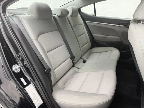 Used 2017 Hyundai Elantra SE FWD image 16