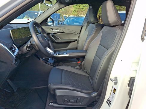 Used 2025 BMW X1 xDrive28i w/ Technology Package AWD/4WD image 9