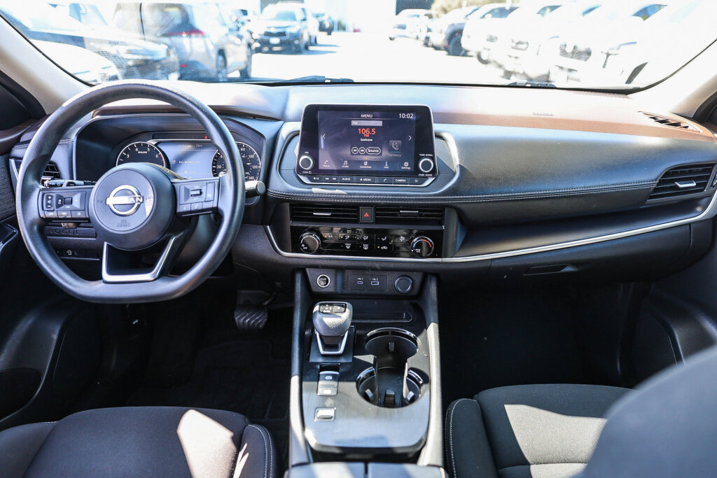 Used 2023 Nissan Rogue S FWD image 2
