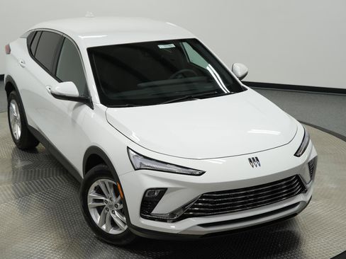 New 2025 Buick Envista Preferred image 40