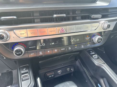 Used 2023 Kia Telluride S image 17