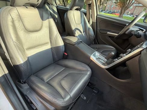 Used 2012 Volvo S60 T5 w/ Climate Pkg FWD image 12