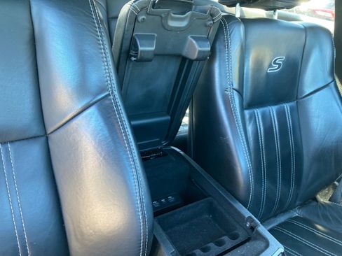 Used 2018 Chrysler 300 S image 12