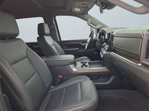 Used 2024 GMC Sierra 2500 SLT w/ SLT Premium Package image 15