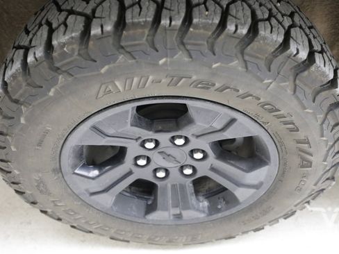 Used 2017 Chevrolet Tahoe LT w/ Z71 Midnight Edition image 10