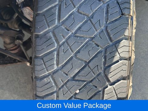 Used 2022 Chevrolet Silverado 2500 Custom w/ Custom Value Package AWD/4WD image 3