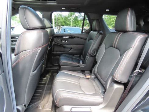 Certified 2025 Honda Pilot TrailSport image 15
