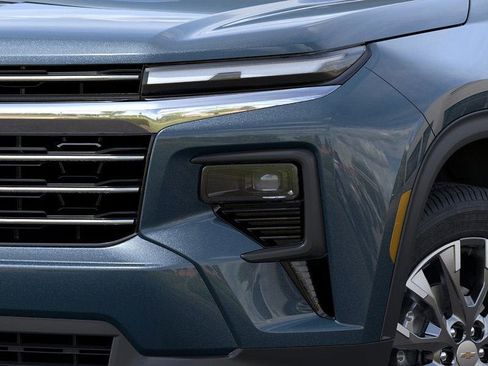 New 2026 Chevrolet Traverse LT w/ Sun and Wheel Package FWD image 11