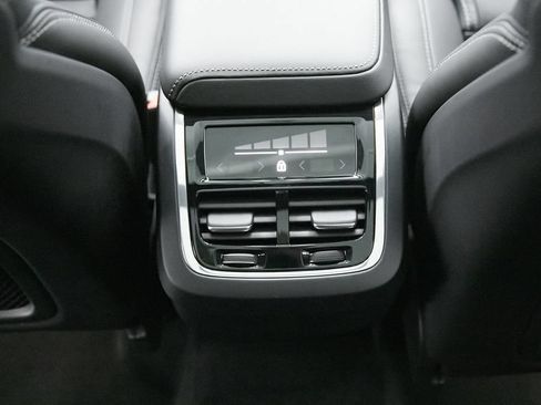 Certified 2023 Volvo XC60 B5 Ultimate AWD/4WD image 23