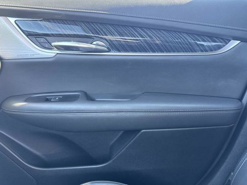 Certified 2025 Cadillac XT6 Premium Luxury image 25