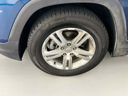 Used 2020 GMC Terrain SLE w/ Driver Convenience Package image 11