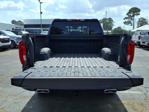 Used 2023 GMC Sierra 1500 AT4 w/ AT4 Premium Package AWD/4WD image 7