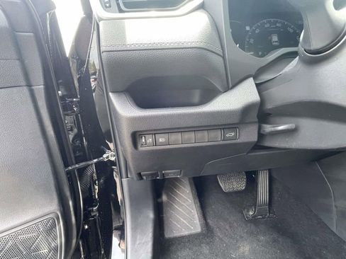 Used 2025 Toyota RAV4 XLE image 28