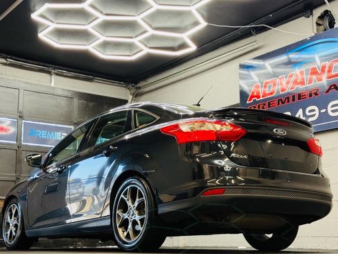 Used 2014 Ford Focus SE w/ Equipment Group 201A image 9