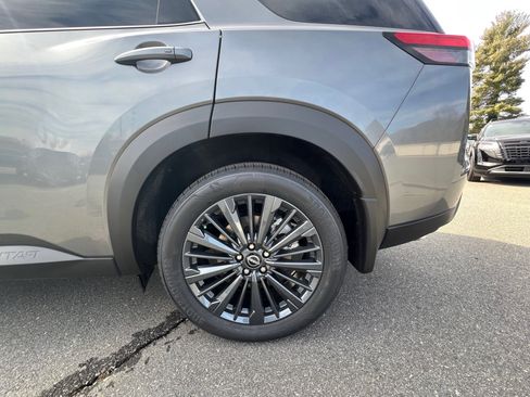 New 2026 Nissan Pathfinder SL image 11