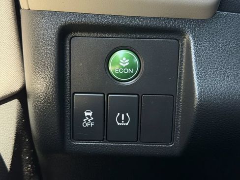 Used 2017 Honda HR-V LX image 19