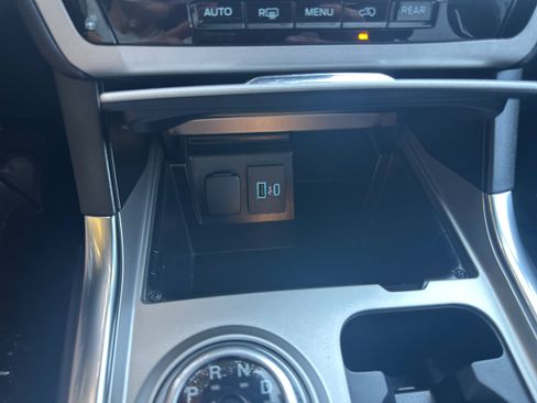Used 2023 Ford Explorer XLT w/ Equipment Group 202A AWD/4WD image 34