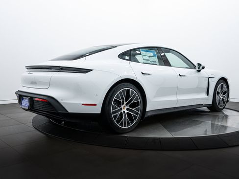 New 2025 Porsche Taycan image 7