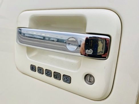 Used 2009 Ford F150 Platinum image 9