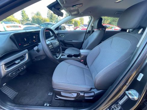 Used 2025 Kia K4 LXS image 25