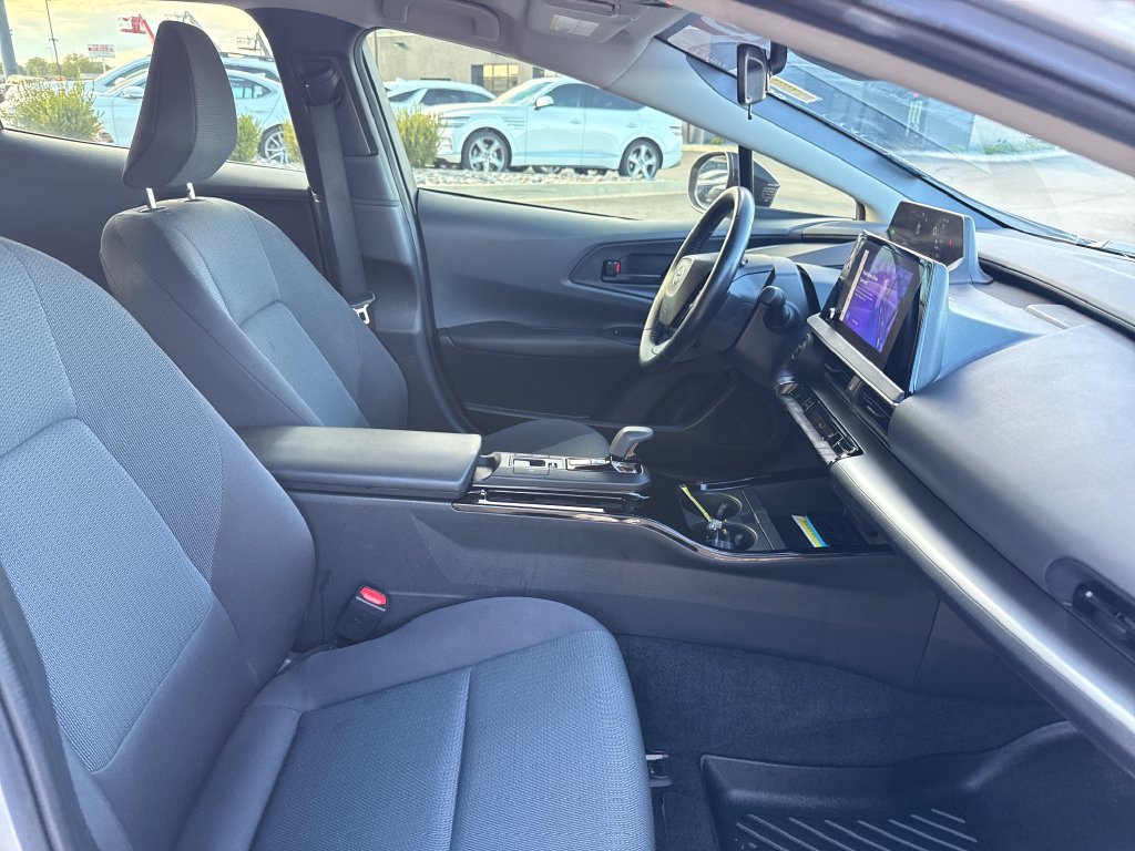Used 2024 Toyota Prius LE FWD image 29
