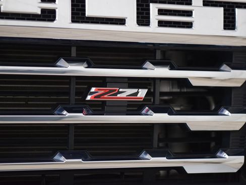 Used 2022 Chevrolet Silverado 2500 LTZ w/ LTZ Premium Package AWD/4WD image 16