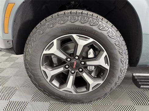 New 2026 GMC Yukon AT4 Ultimate AWD/4WD image 9