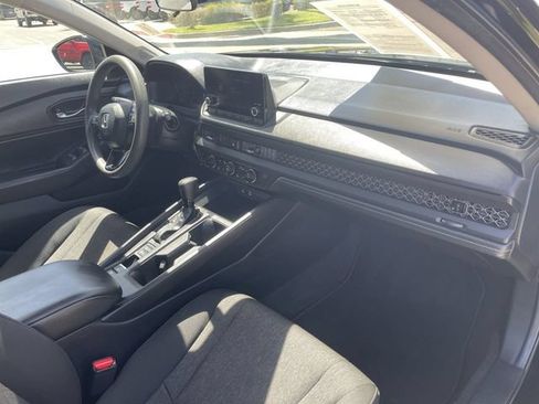 Used 2025 Honda Accord SE image 29