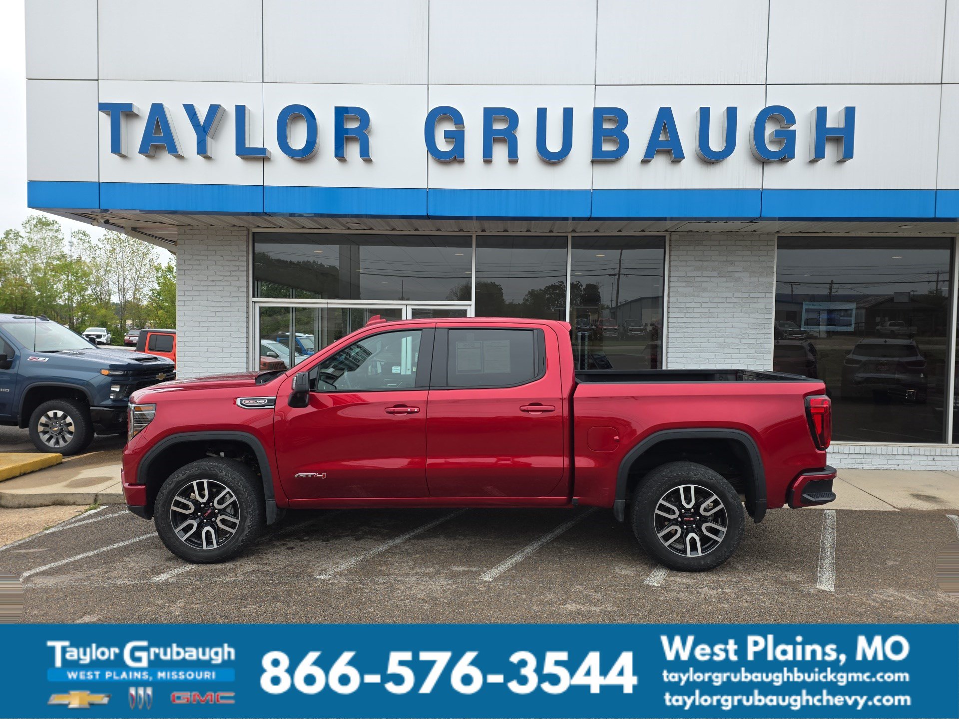 Used 2025 GMC Sierra 1500 AT4 AWD/4WD image 1