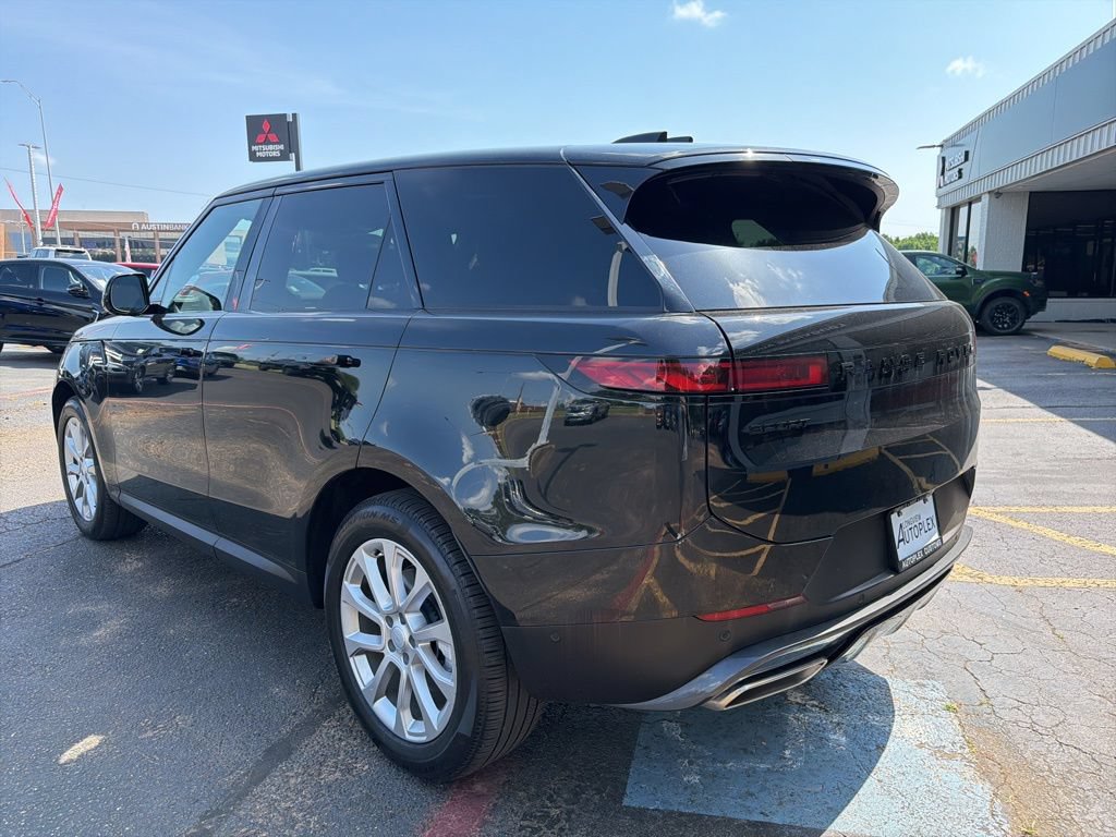 Used 2025 Land Rover Range Rover Sport SE AWD/4WD image 10