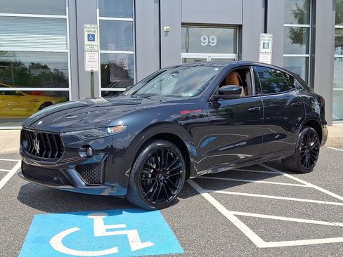 Used 2024 Maserati Levante Trofeo AWD/4WD image 1