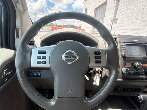 Used 2017 Nissan Frontier SL w/ Moonroof Package AWD/4WD image 21