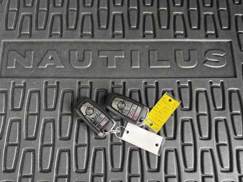 Used 2020 Lincoln Nautilus Reserve w/ Equipment Group 201A image 43