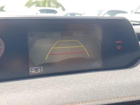 Used 2022 Lexus UX 200 w/ Premium Package FWD image 28
