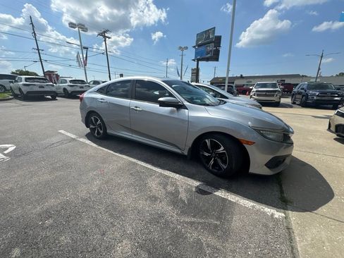 Used 2016 Honda Civic Touring image 6